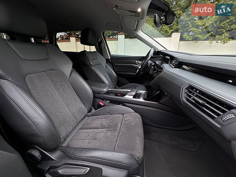 Внедорожник / Кроссовер Audi e-tron 2022 в Киеве