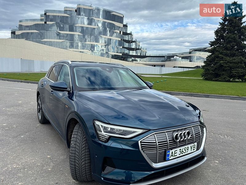 Внедорожник / Кроссовер Audi e-tron 2019 в Днепре