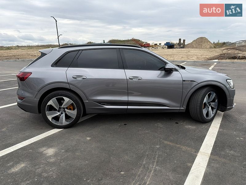 Внедорожник / Кроссовер Audi e-tron 2019 в Ровно
