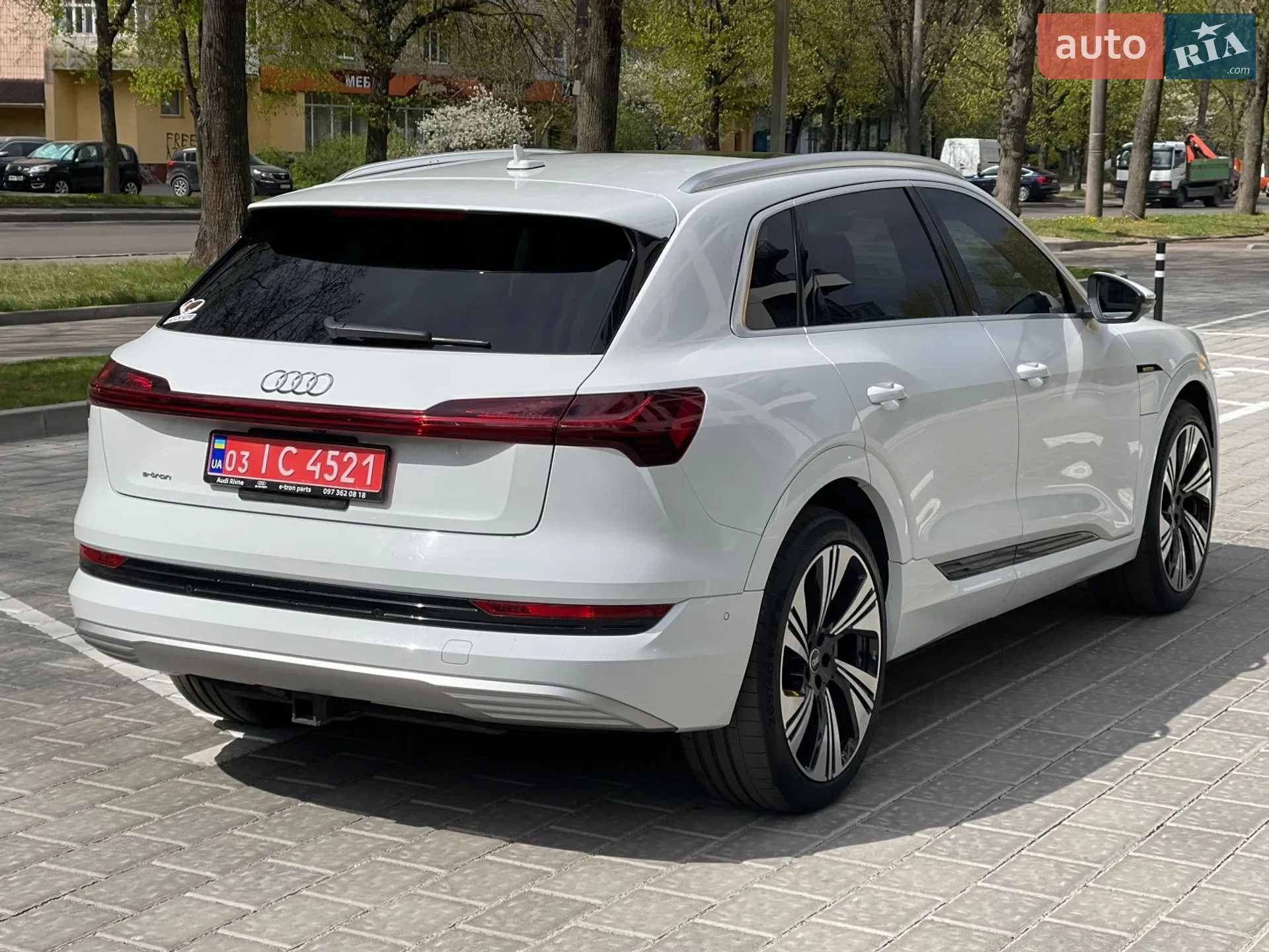 2019 Audi e-tron - мініатюра 4