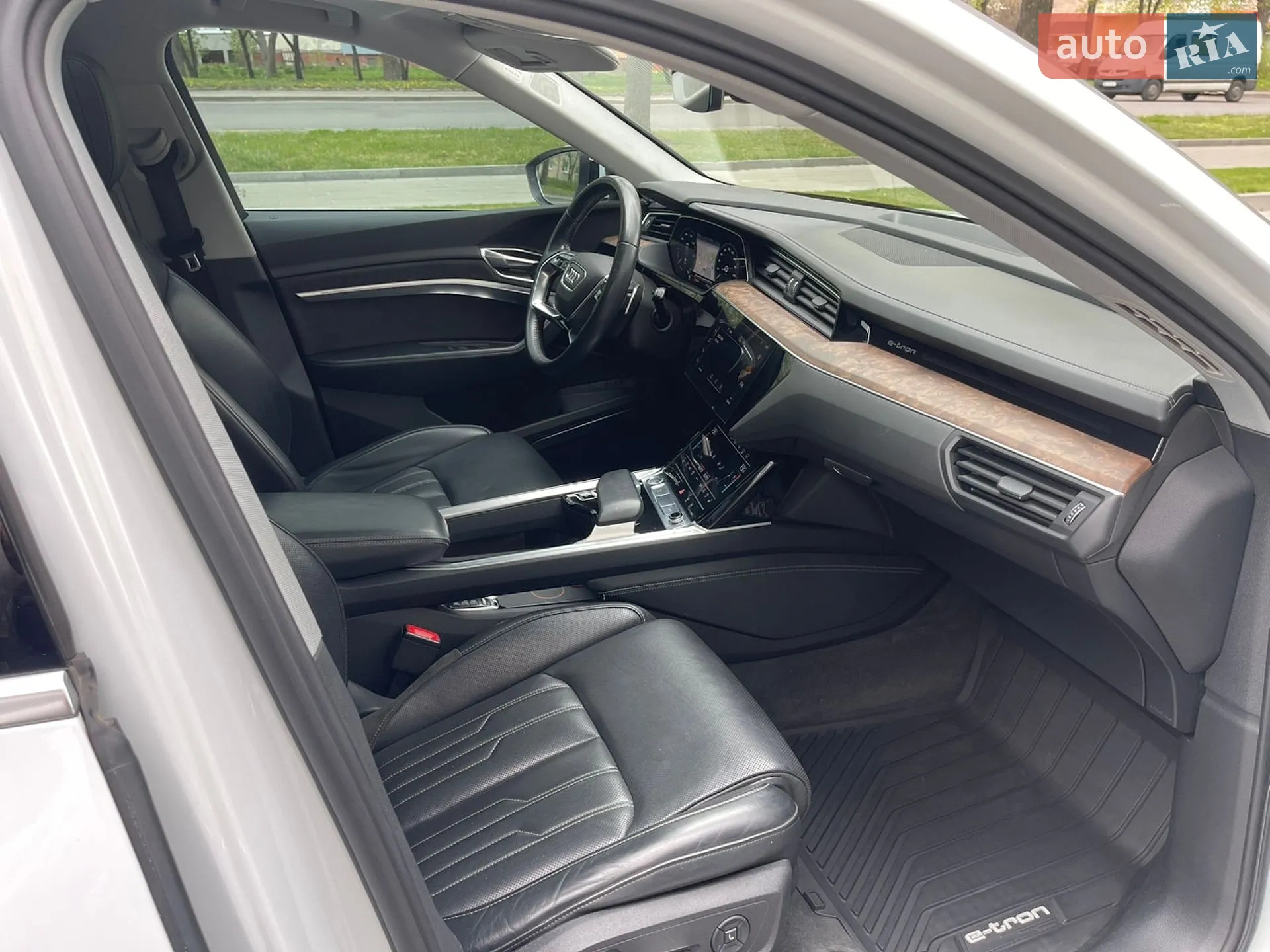 2019 Audi e-tron - мініатюра 32