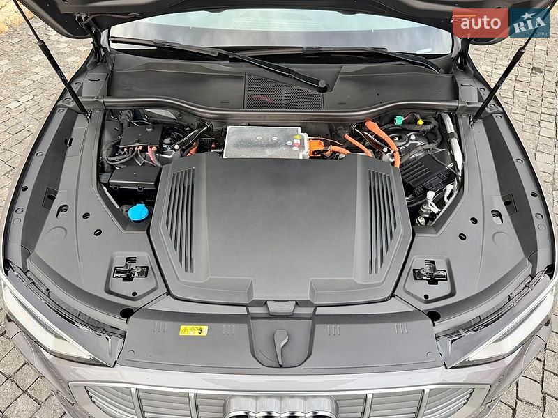 Внедорожник / Кроссовер Audi e-tron 2021 в Ровно