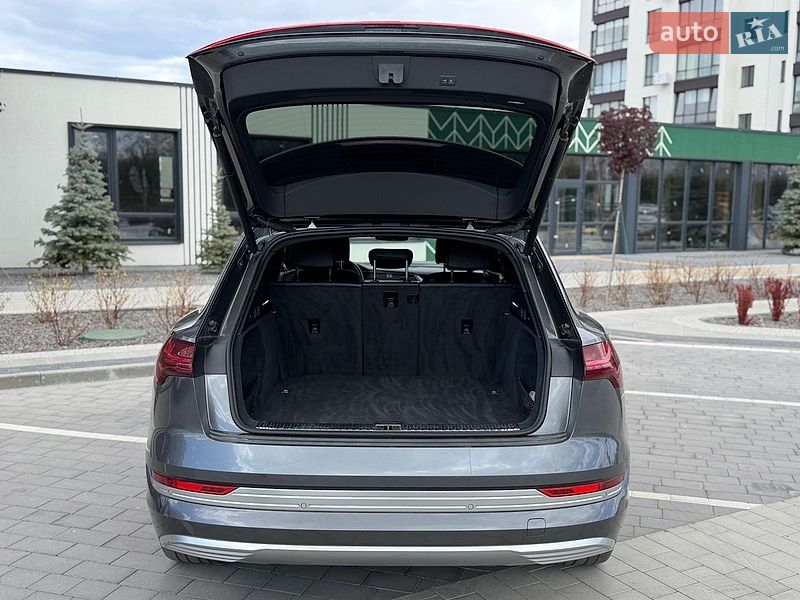 Внедорожник / Кроссовер Audi e-tron 2019 в Городке