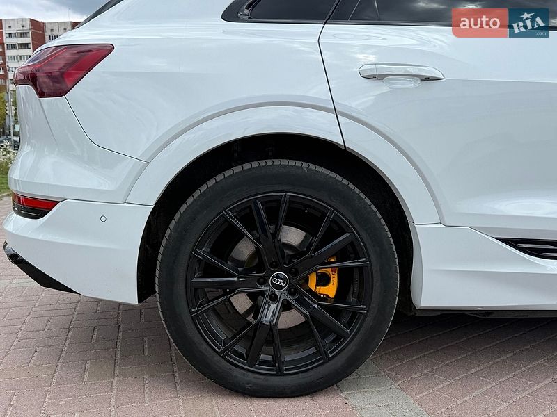 Позашляховик / Кросовер Audi e-tron 2019 в Львові