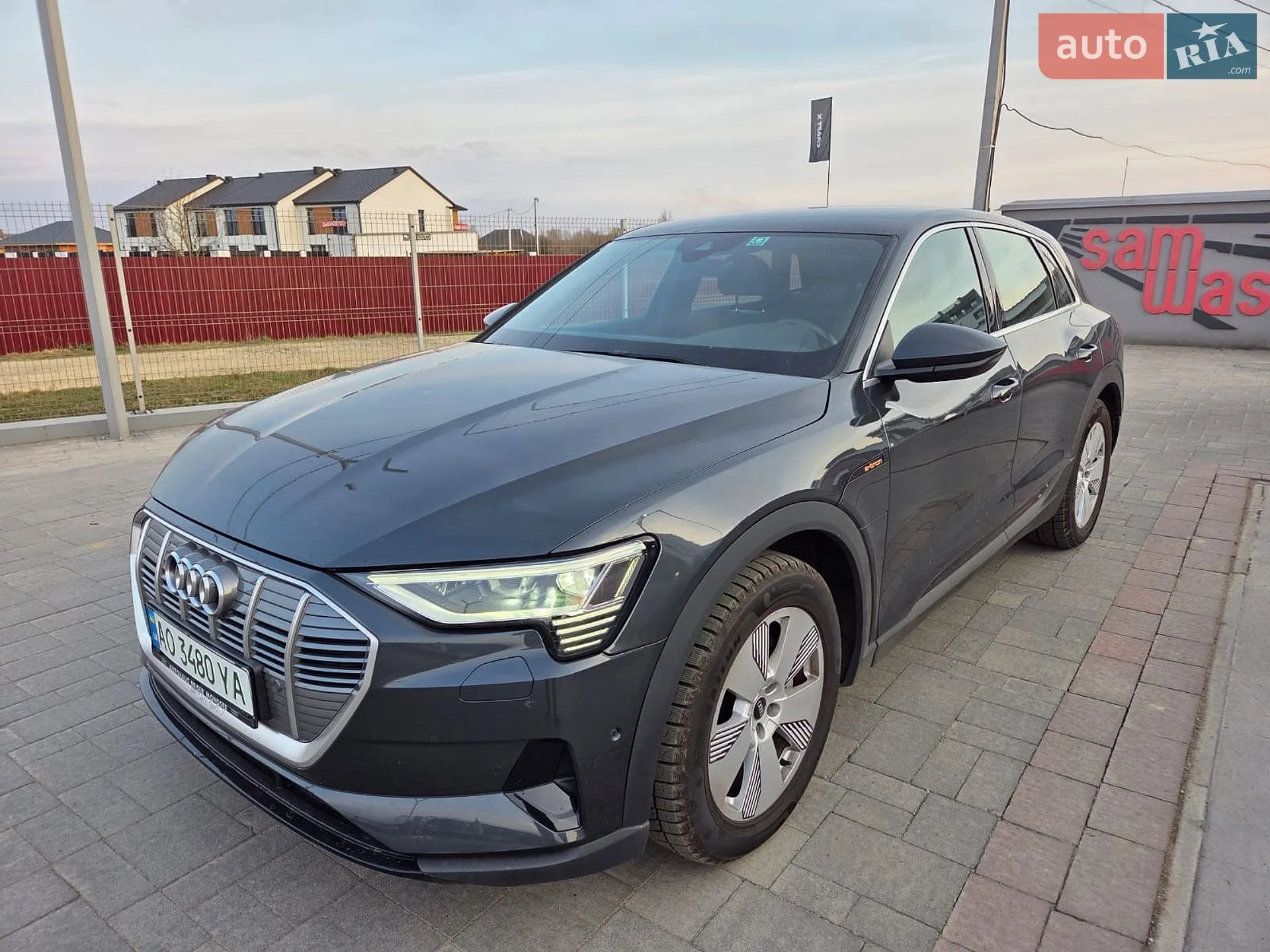 2021 Audi e-tron - фото 1