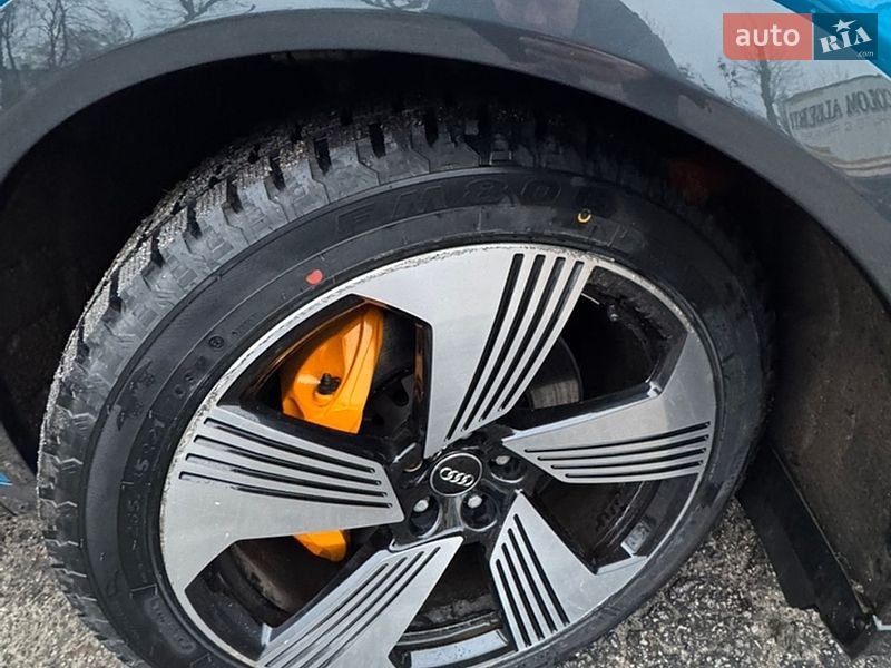 Внедорожник / Кроссовер Audi e-tron 2019 в Харькове