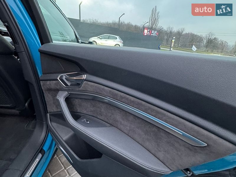 Внедорожник / Кроссовер Audi e-tron 2019 в Харькове