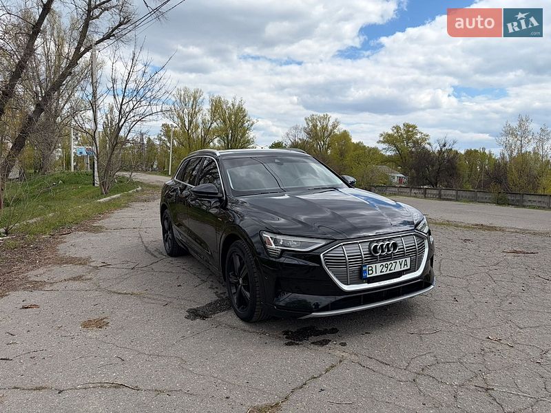 Внедорожник / Кроссовер Audi e-tron 2019 в Кременчуге