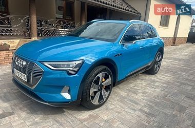Позашляховик / Кросовер Audi e-tron 2019 в Мукачевому