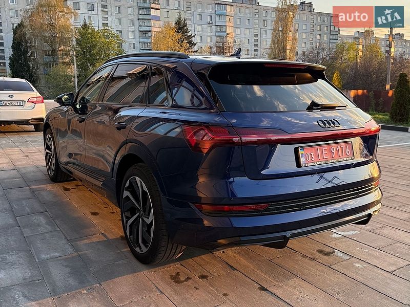 Внедорожник / Кроссовер Audi e-tron 2022 в Харькове