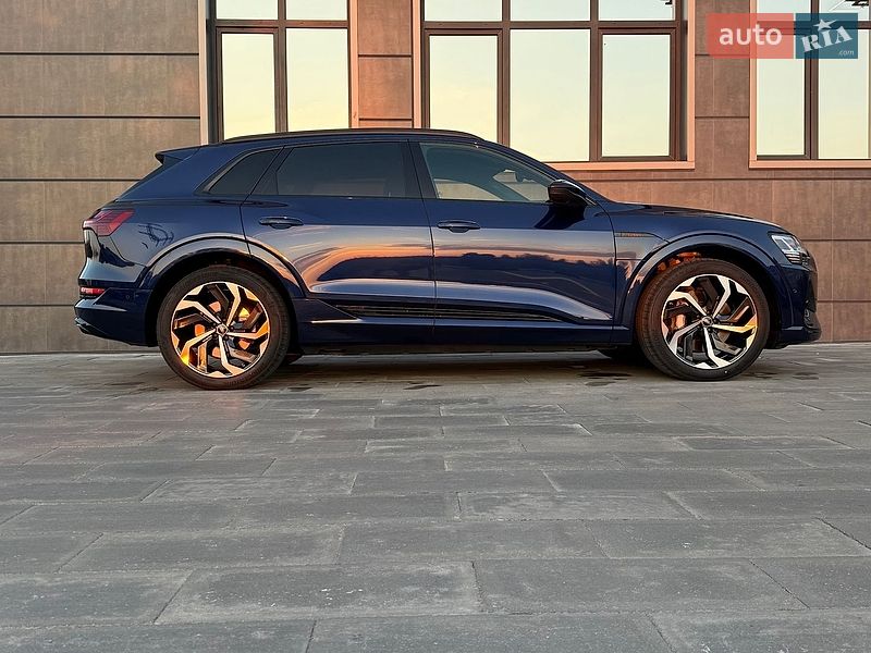 Внедорожник / Кроссовер Audi e-tron 2022 в Харькове
