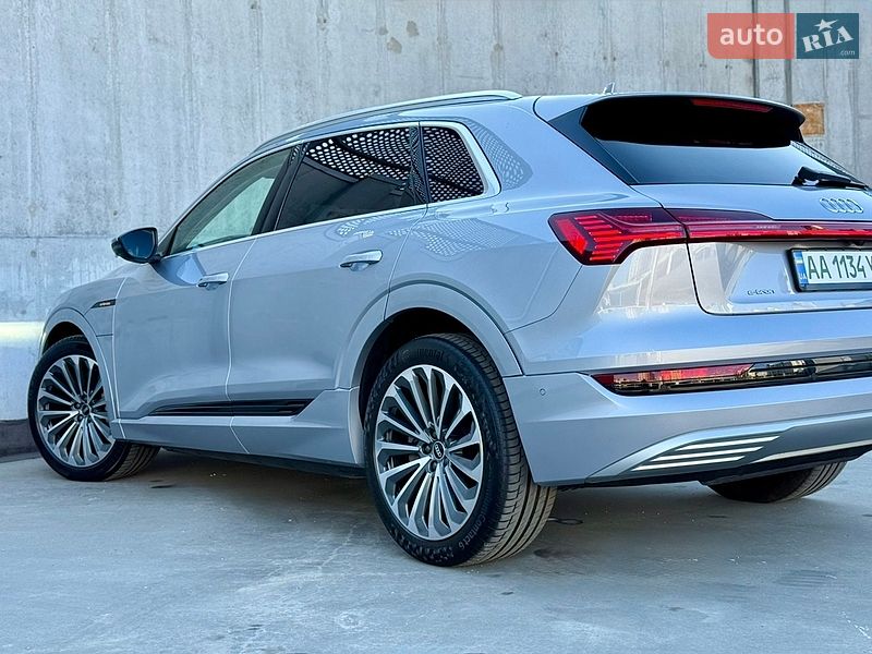 Внедорожник / Кроссовер Audi e-tron 2021 в Киеве фото 27 Внедорожник / Кроссовер Audi e-tron 2021 в Киеве