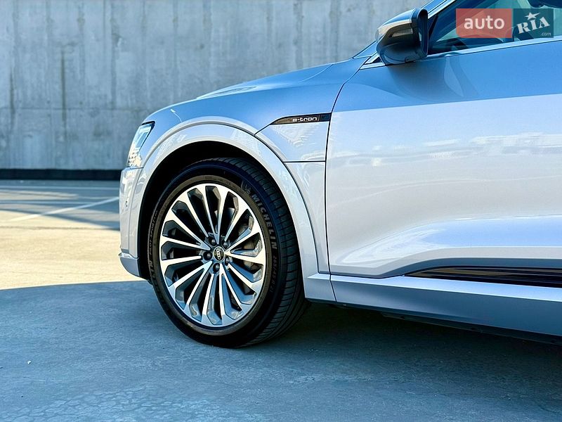 Внедорожник / Кроссовер Audi e-tron 2021 в Киеве фото 5 Внедорожник / Кроссовер Audi e-tron 2021 в Киеве