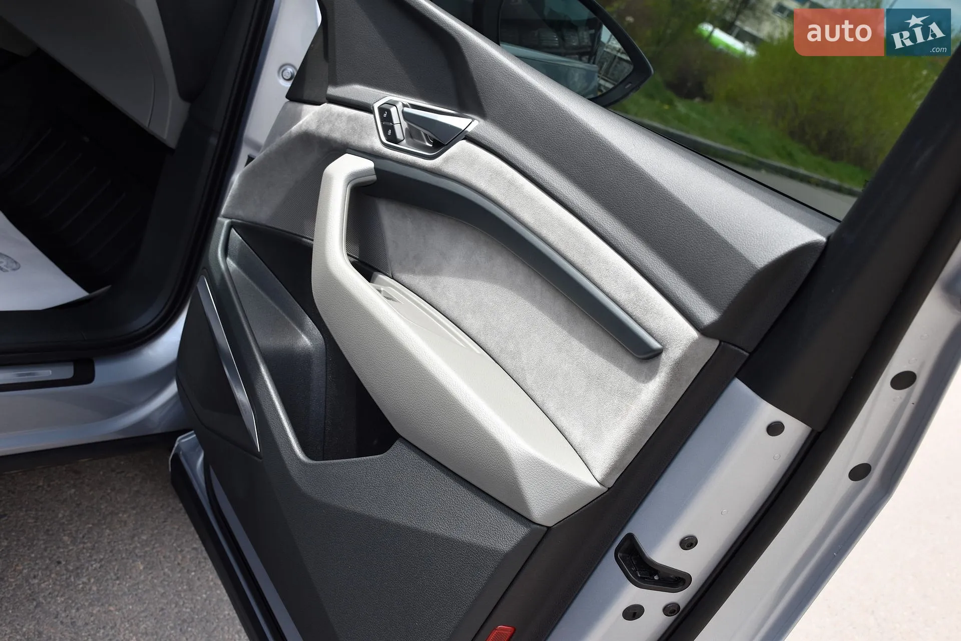 2020 Audi e-tron - мініатюра 54