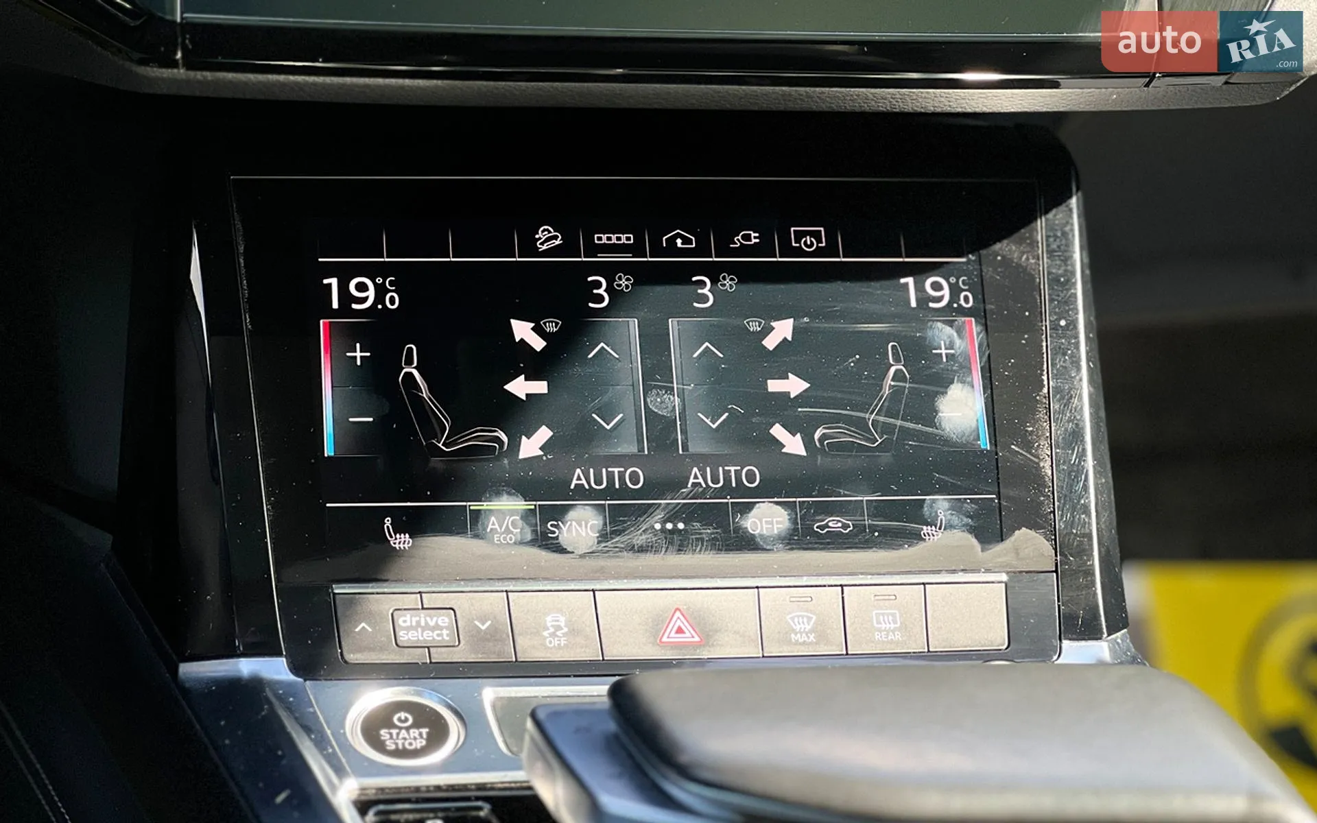2021 Audi e-tron - мініатюра 17