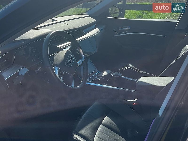 Внедорожник / Кроссовер Audi e-tron 2021 в Киеве