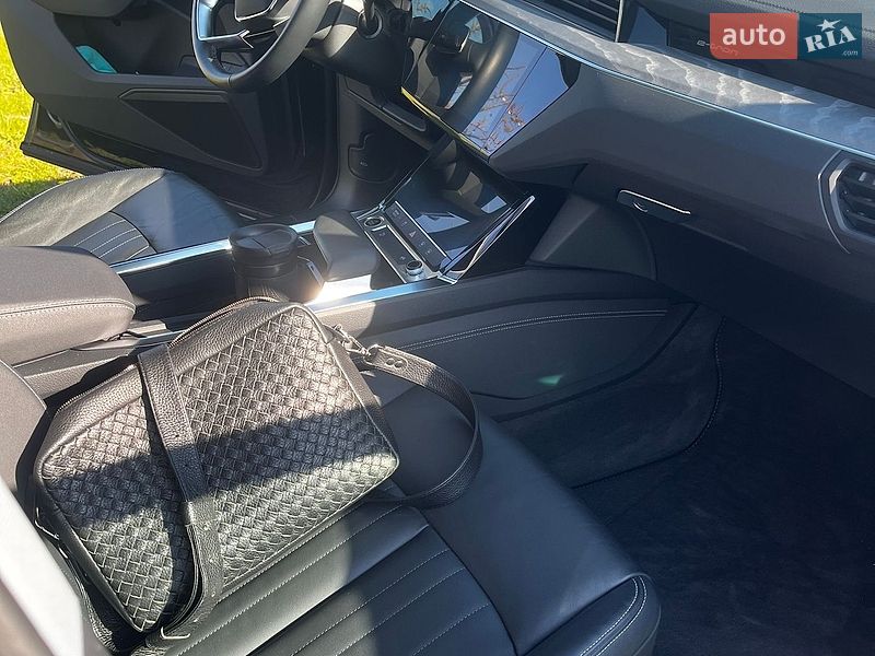 Внедорожник / Кроссовер Audi e-tron 2021 в Киеве