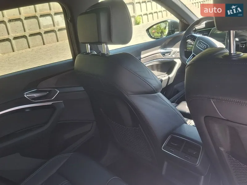 Audi e-tron 2021 VIN WAUZZZGEXNB001376 фото оголошення 6 з 38