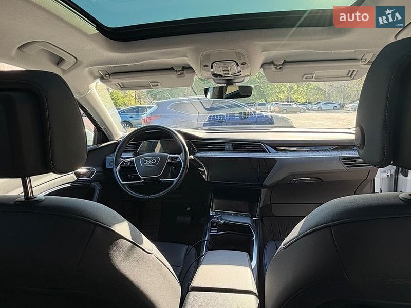 Внедорожник / Кроссовер Audi e-tron 2022 в Одессе