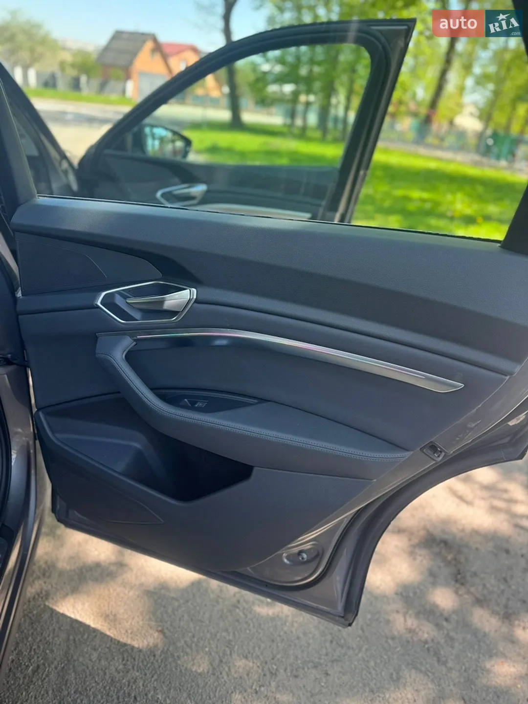 2020 Audi e-tron - мініатюра 3