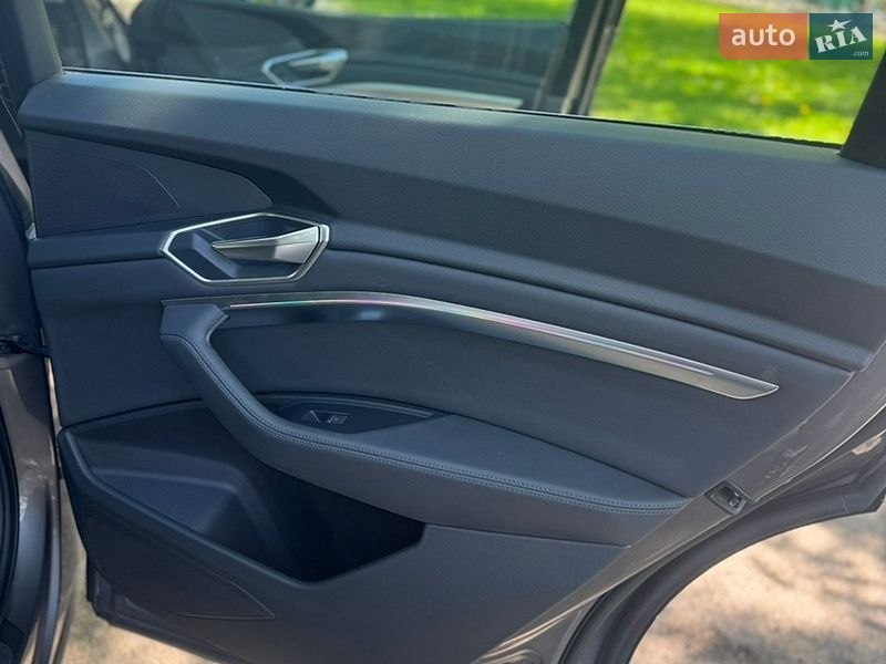 Позашляховик / Кросовер Audi e-tron 2020 в Вінниці