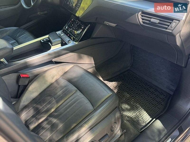 Позашляховик / Кросовер Audi e-tron 2020 в Вінниці