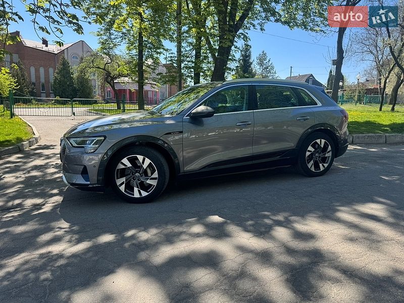 Позашляховик / Кросовер Audi e-tron 2020 в Вінниці