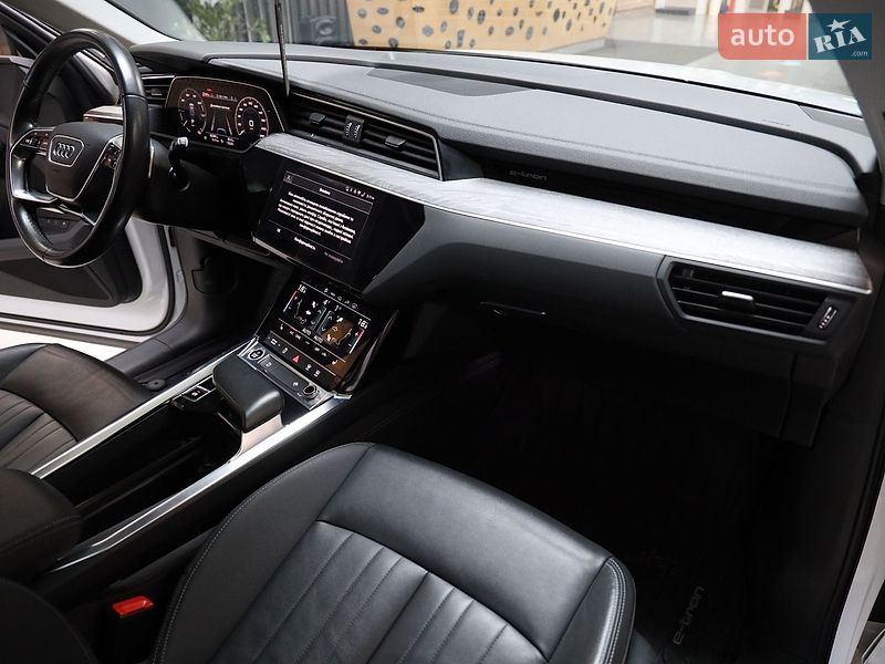 Внедорожник / Кроссовер Audi e-tron 2022 в Луцке
