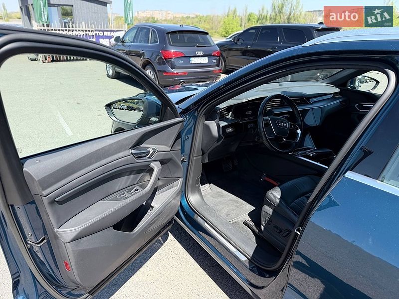 Внедорожник / Кроссовер Audi e-tron 2020 в Кривом Роге