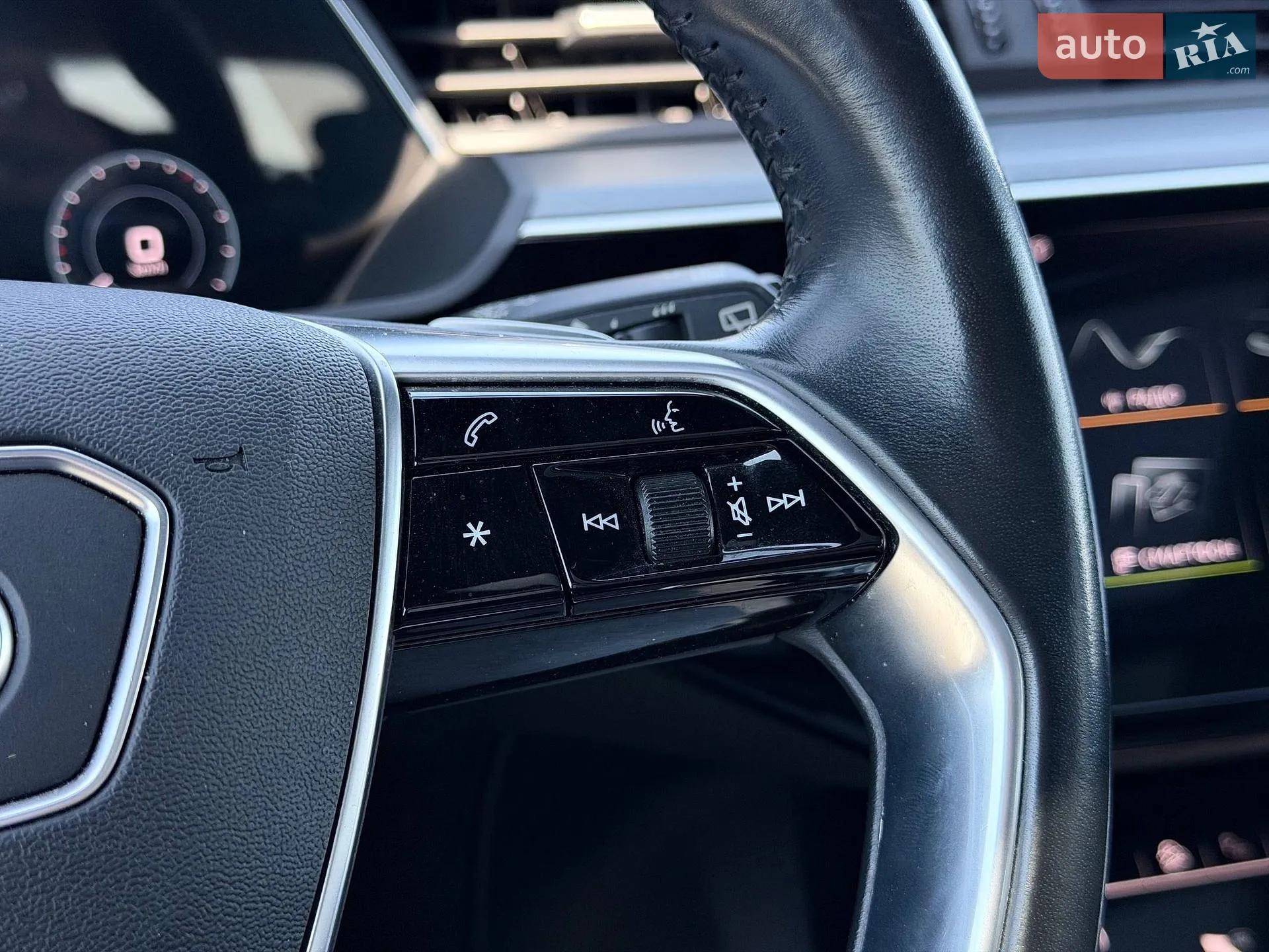 2020 Audi e-tron - мініатюра 61
