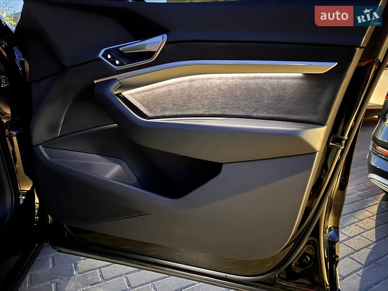 Внедорожник / Кроссовер Audi e-tron 2021 в Хмельницком