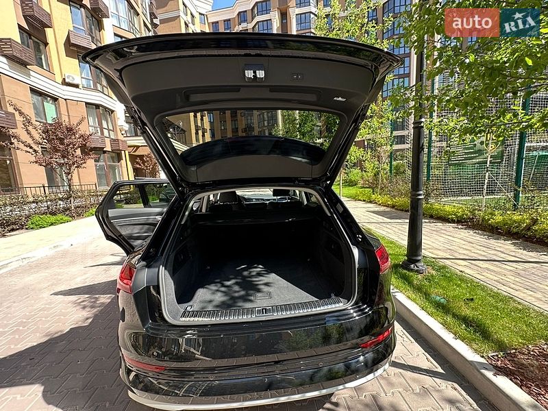 Внедорожник / Кроссовер Audi e-tron 2020 в Киеве