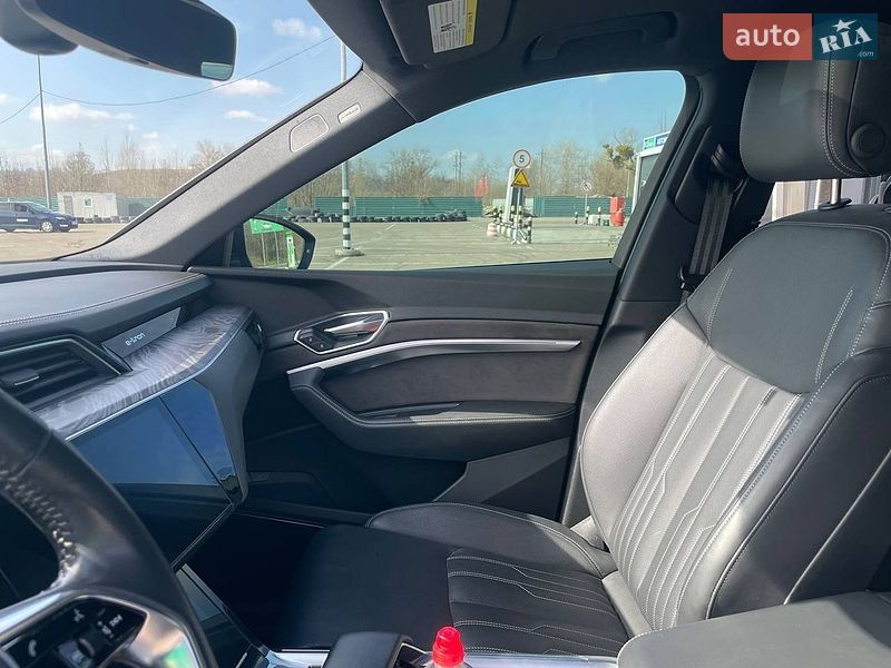 Внедорожник / Кроссовер Audi e-tron 2019 в Киеве