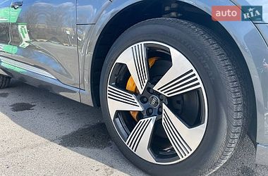 Внедорожник / Кроссовер Audi e-tron 2019 в Киеве