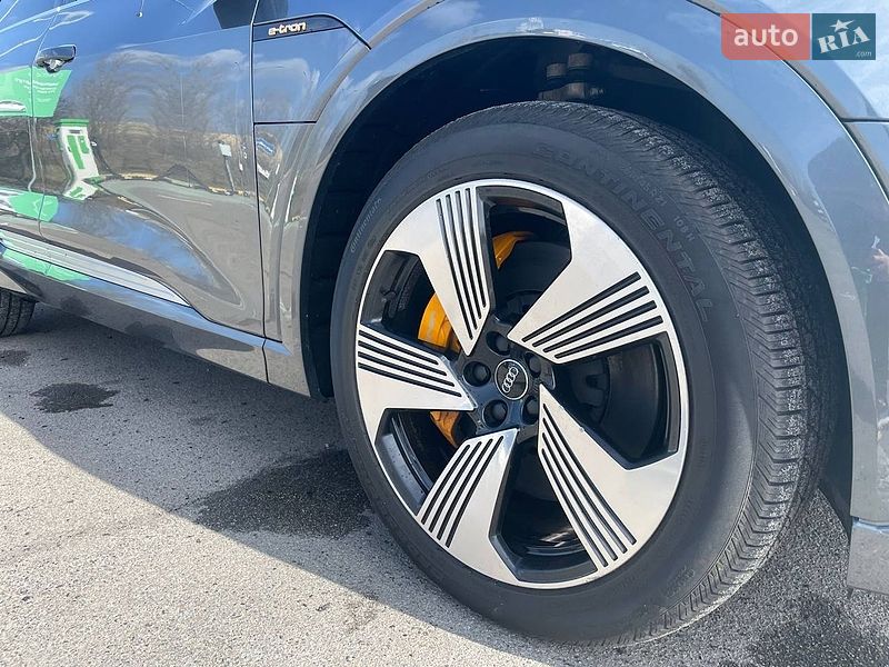 Внедорожник / Кроссовер Audi e-tron 2019 в Киеве