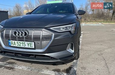 Внедорожник / Кроссовер Audi e-tron 2019 в Киеве