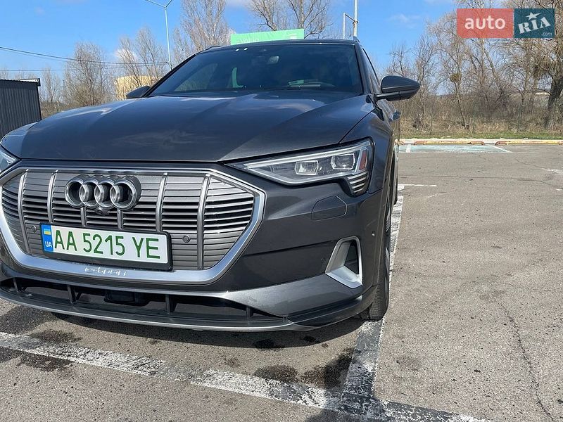 Внедорожник / Кроссовер Audi e-tron 2019 в Киеве