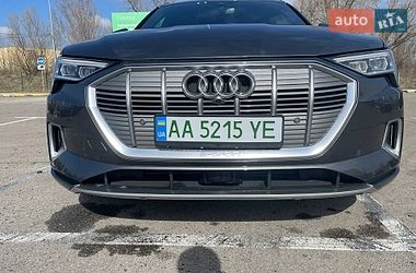 Внедорожник / Кроссовер Audi e-tron 2019 в Киеве