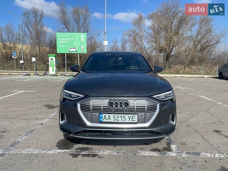 Внедорожник / Кроссовер Audi e-tron 2019 в Киеве