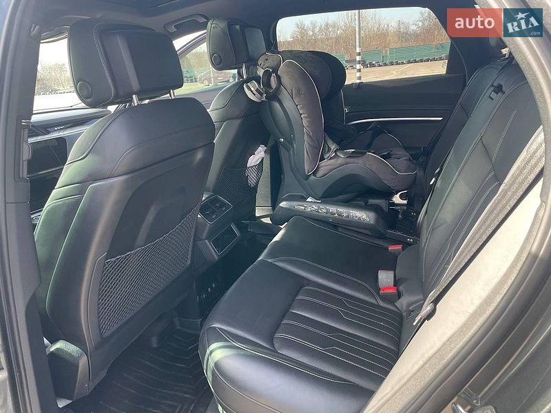 Внедорожник / Кроссовер Audi e-tron 2019 в Киеве