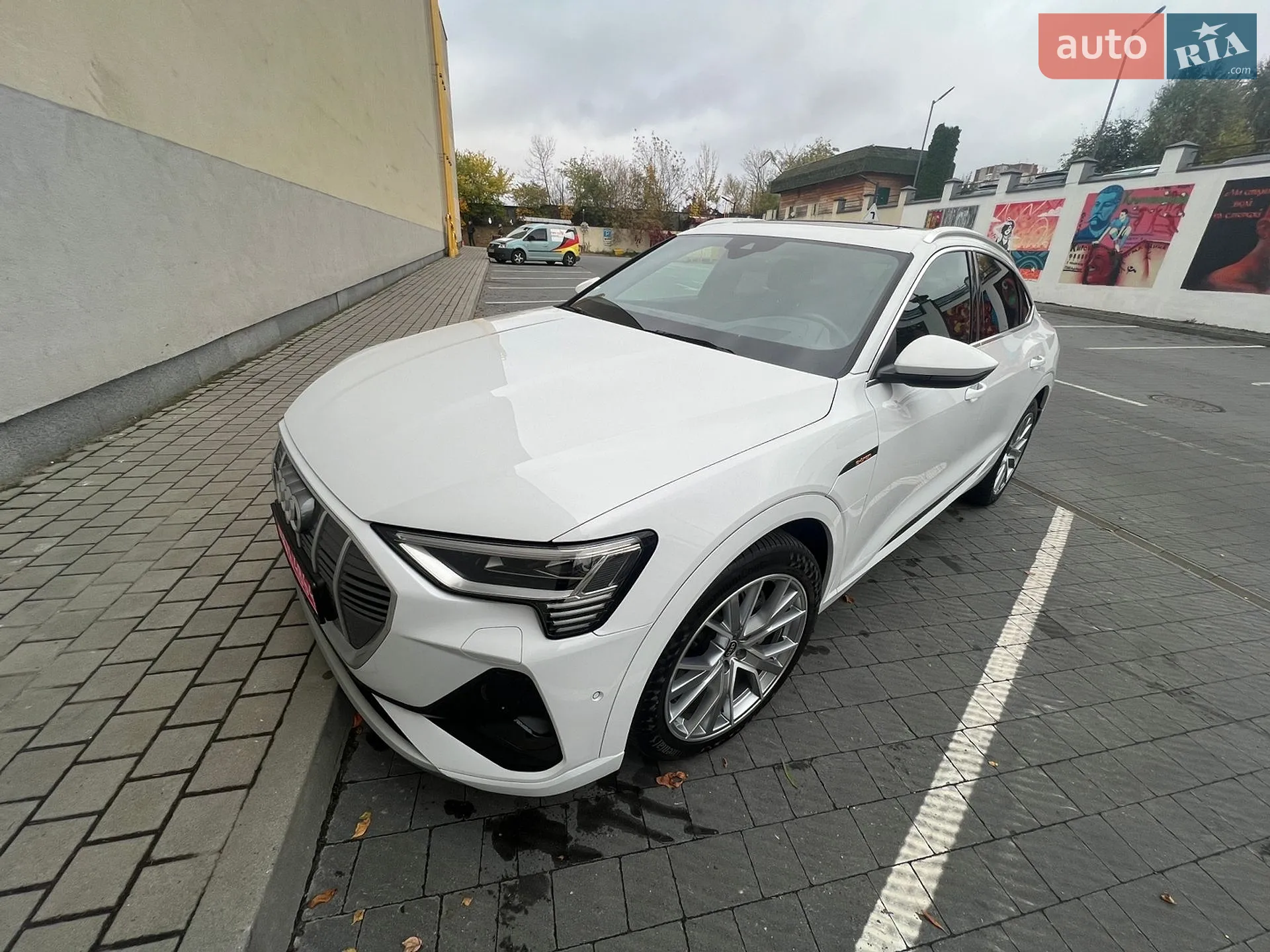2020 Audi e-tron - мініатюра 2