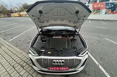 Внедорожник / Кроссовер Audi e-tron 2020 в Львове