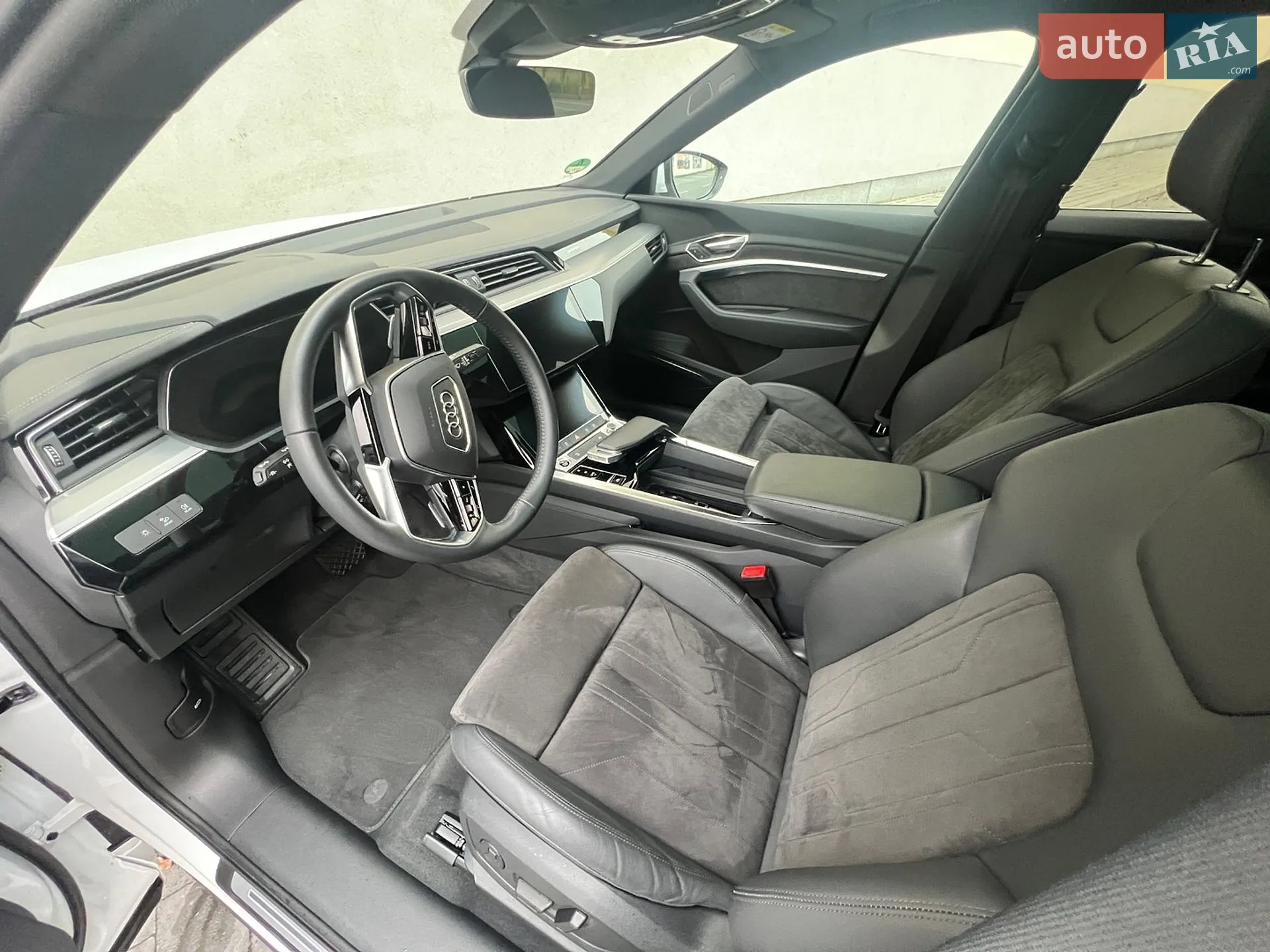 2020 Audi e-tron - мініатюра 15