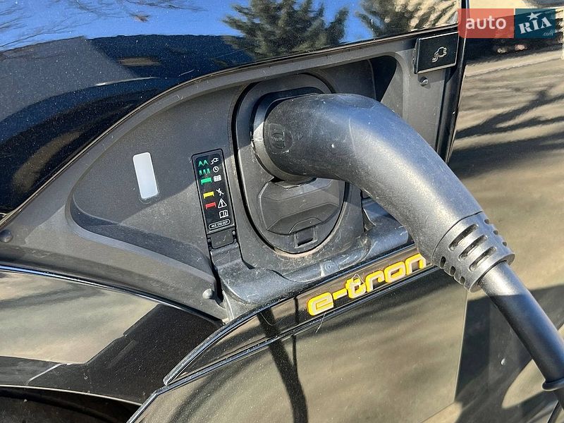 Внедорожник / Кроссовер Audi e-tron 2021 в Киеве