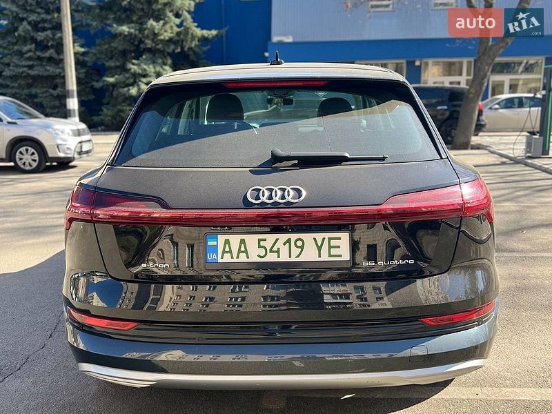 Внедорожник / Кроссовер Audi e-tron 2021 в Киеве