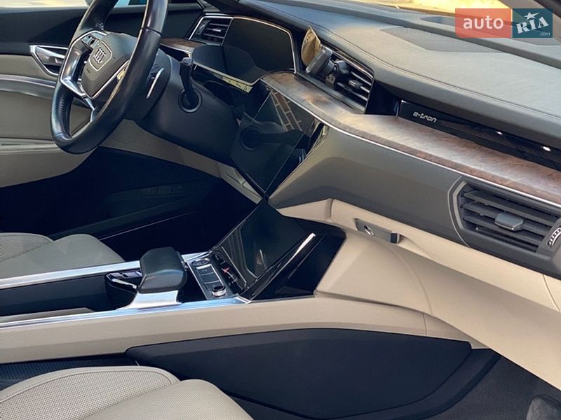 Внедорожник / Кроссовер Audi e-tron 2019 в Тернополе