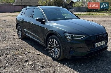 Внедорожник / Кроссовер Audi e-tron 2020 в Днепре фото 7 Внедорожник / Кроссовер Audi e-tron 2020 в Днепре