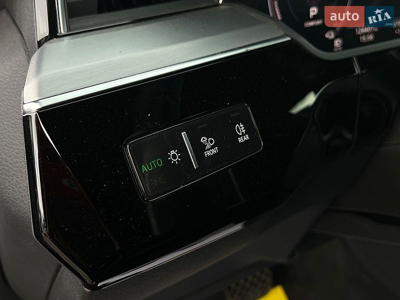 Внедорожник / Кроссовер Audi e-tron 2022 в Мукачево