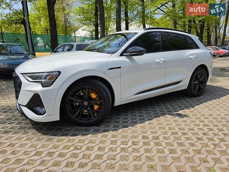 Audi e-tron 2022