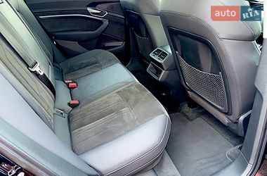 Внедорожник / Кроссовер Audi e-tron 2020 в Сваляве фото 33 Внедорожник / Кроссовер Audi e-tron 2020 в Сваляве